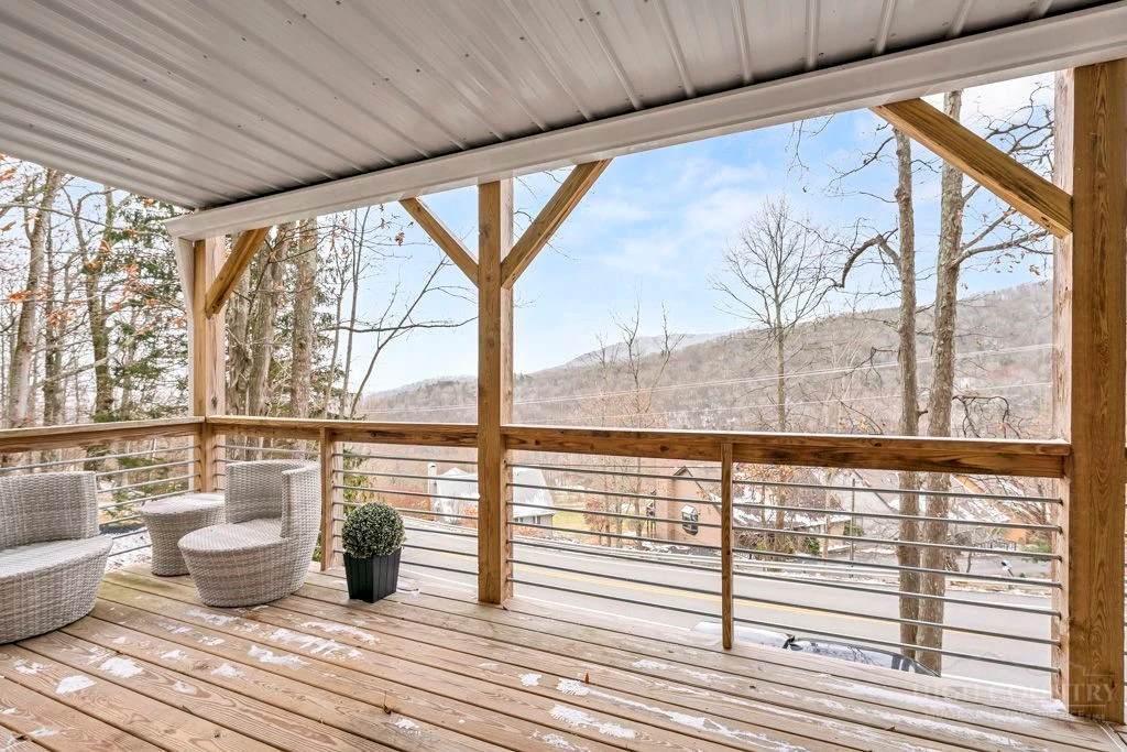Image number 14 for the current listing