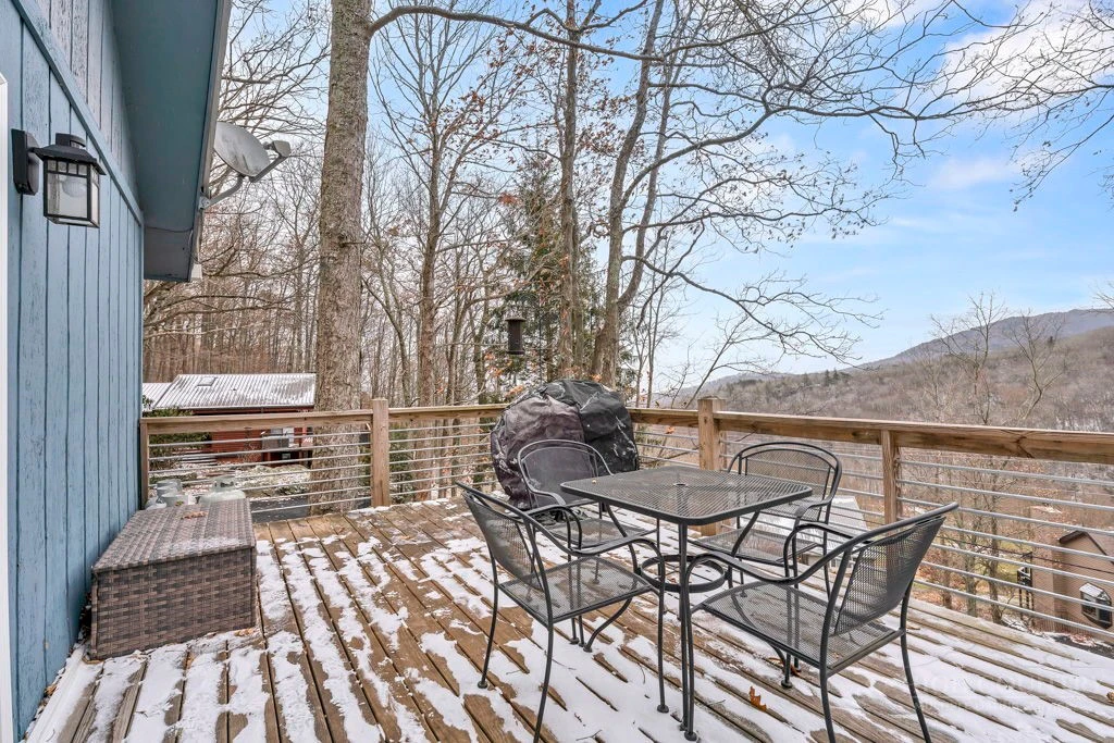 Image number 15 for the current listing