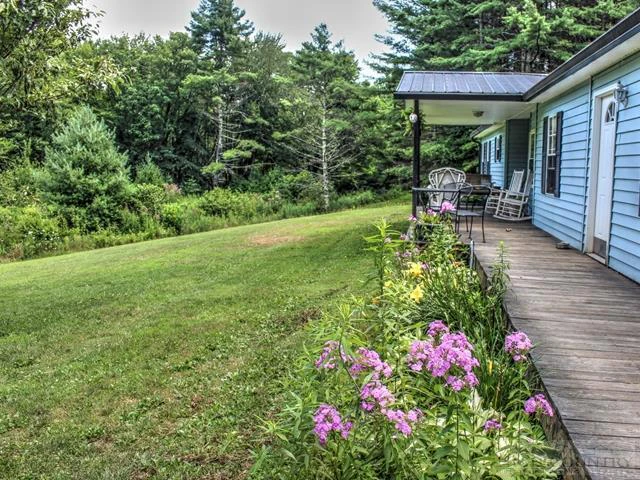Image number 13 for the current listing