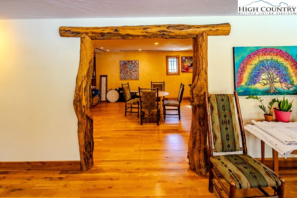 Image number 3 for the current listing