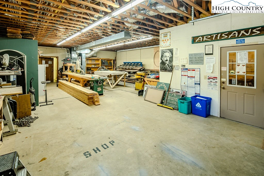 Image number 7 for the current listing