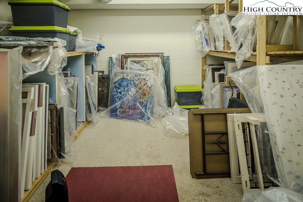 Image number 2 for the current listing