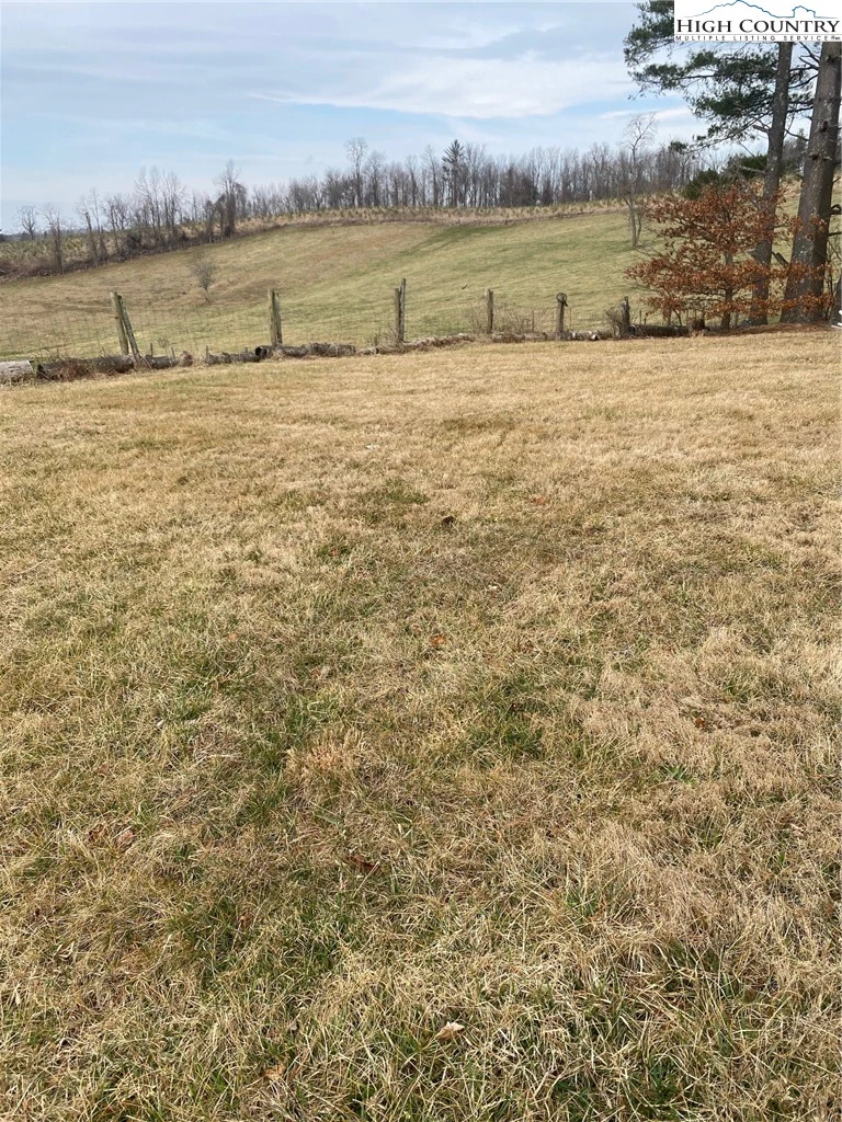 Image number 3 for the current listing