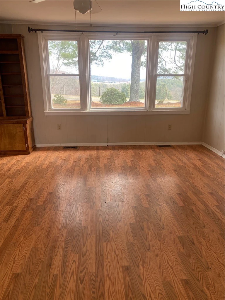 Image number 10 for the current listing