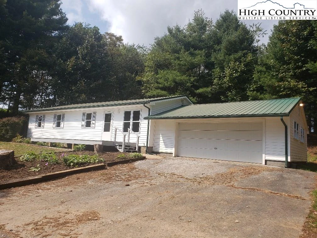 Image number 14 for the current listing