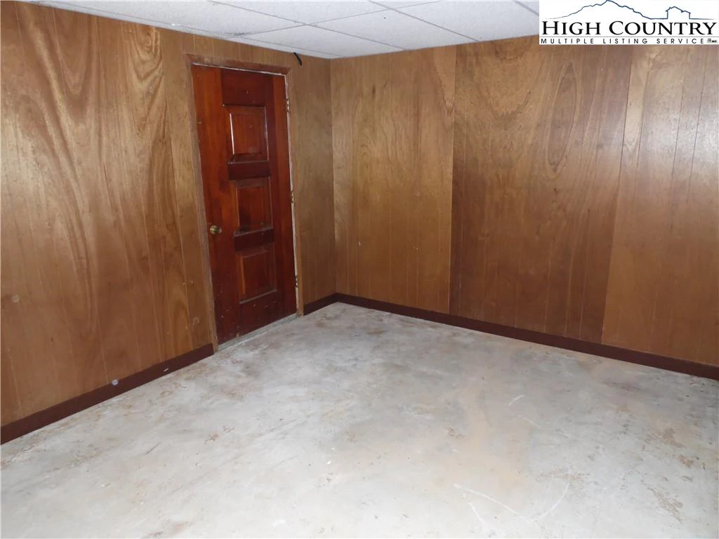 Image number 4 for the current listing