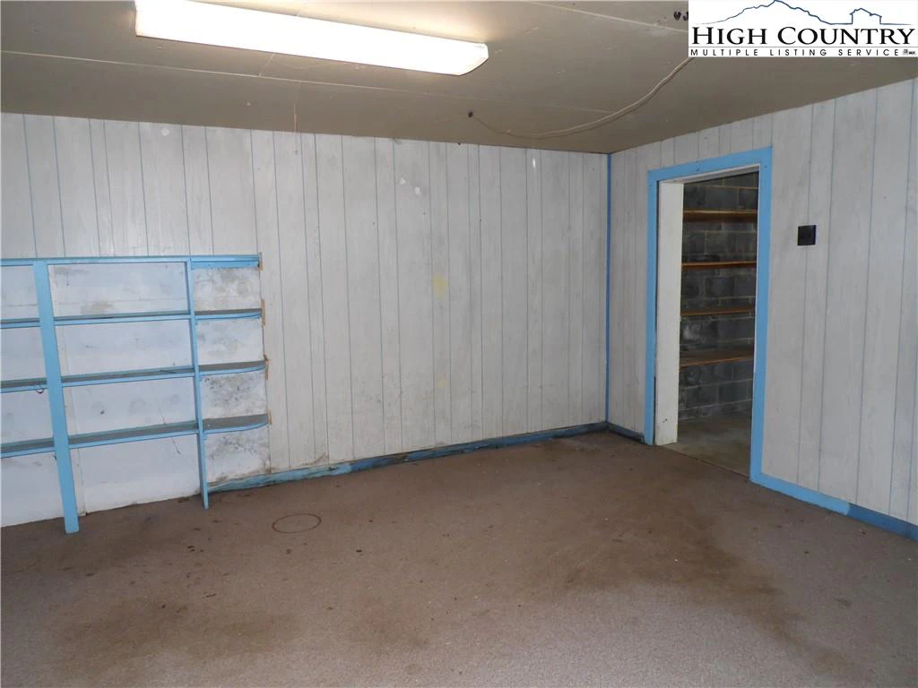 Image number 12 for the current listing