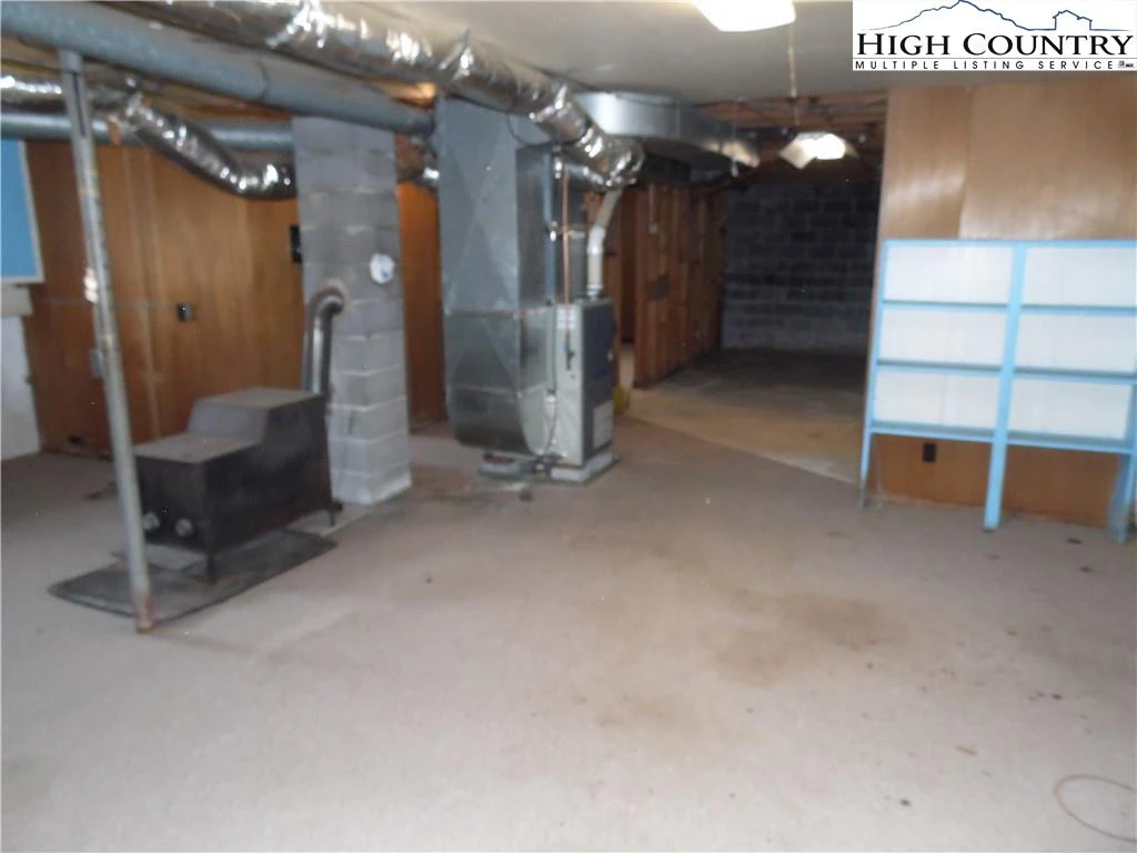 Image number 13 for the current listing