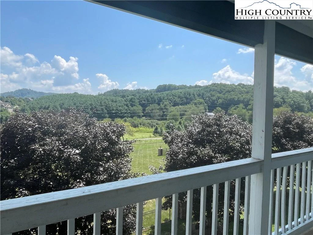 Image number 5 for the current listing