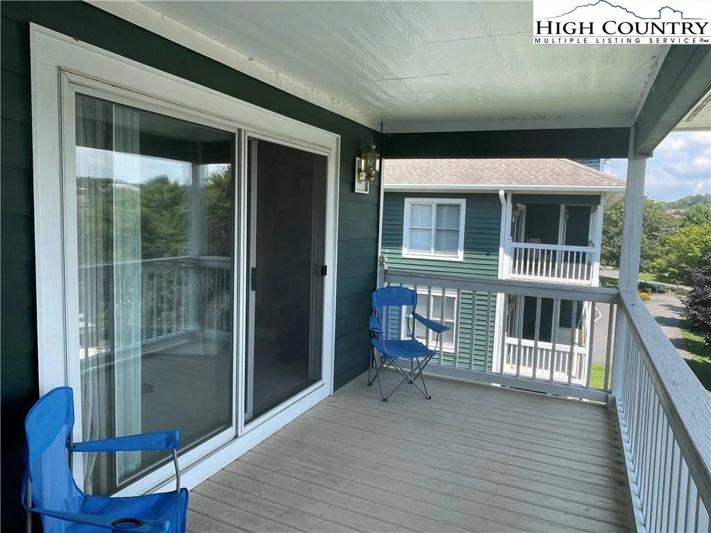 Image number 4 for the current listing