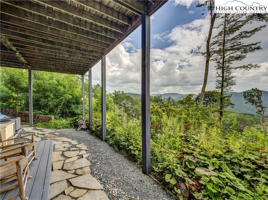 Image number 3 for the current listing