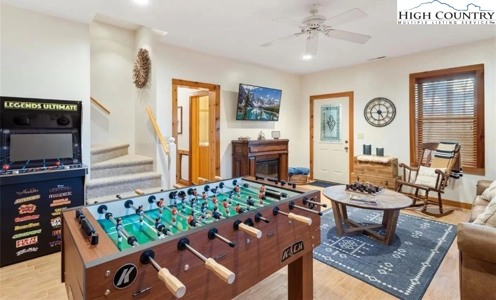 Image number 7 for the current listing