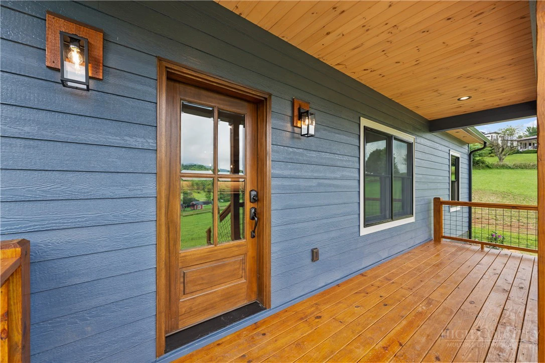 Image number 2 for the current listing