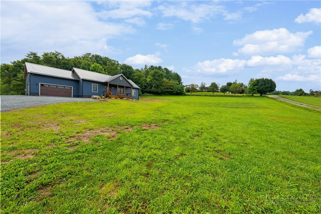 Image number 4 for the current listing