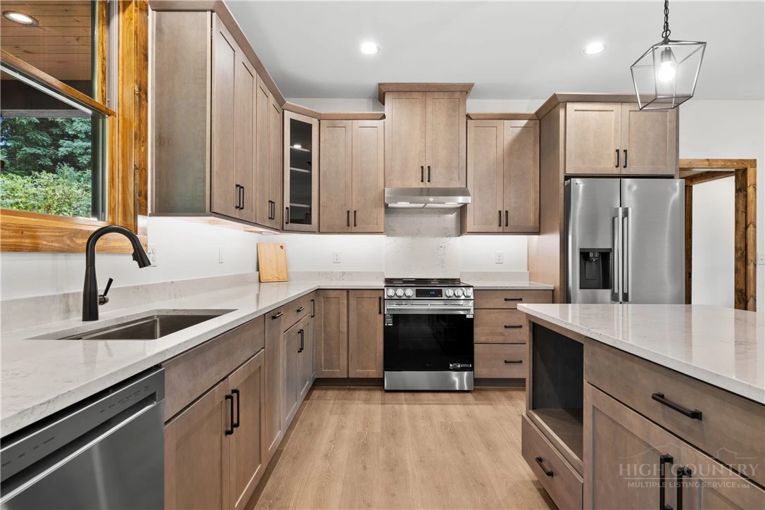 Image number 6 for the current listing