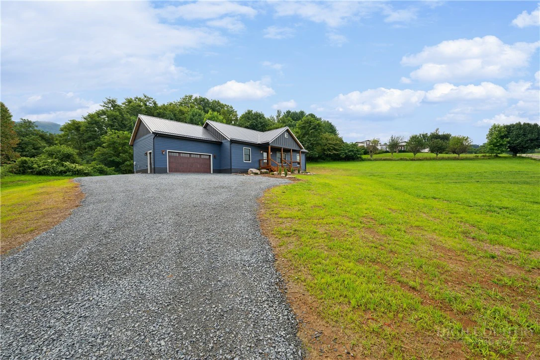 Image number 41 for the current listing