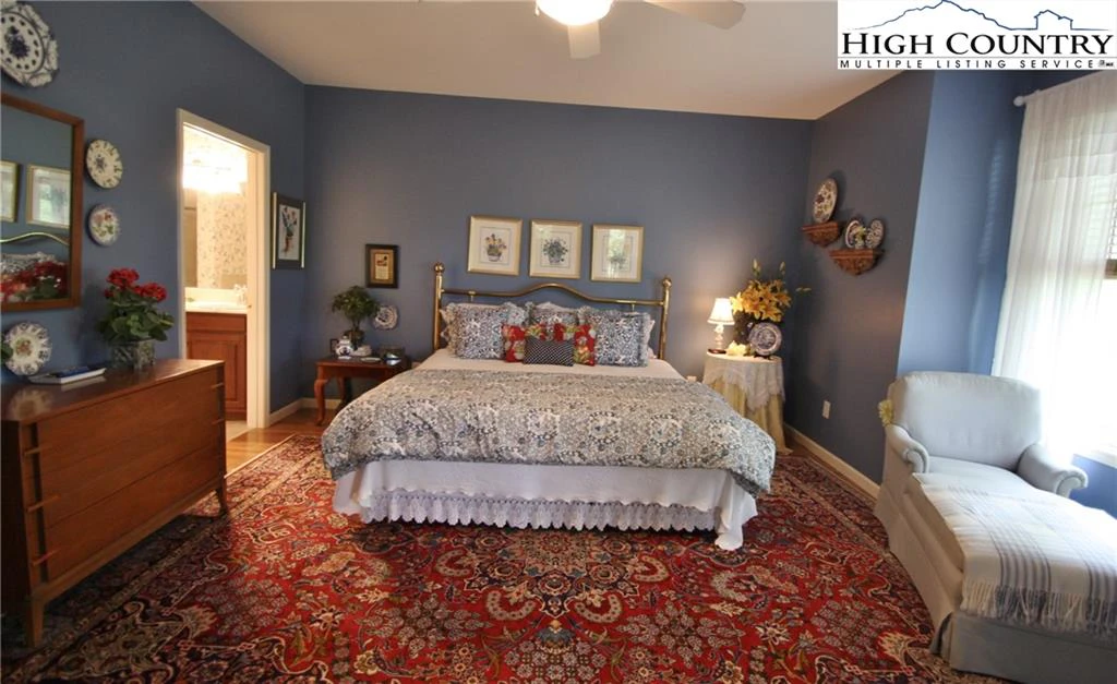 Image number 12 for the current listing