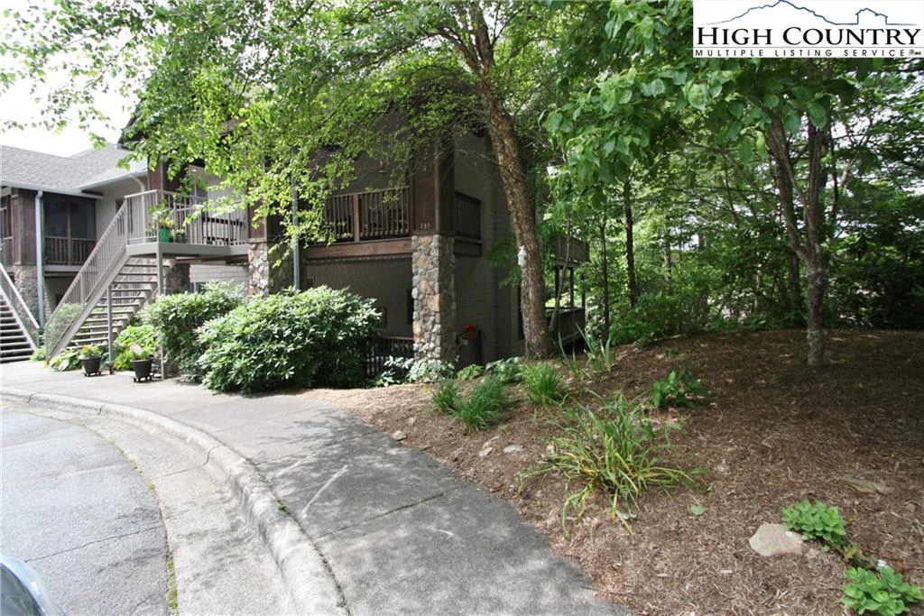 Image number 5 for the current listing