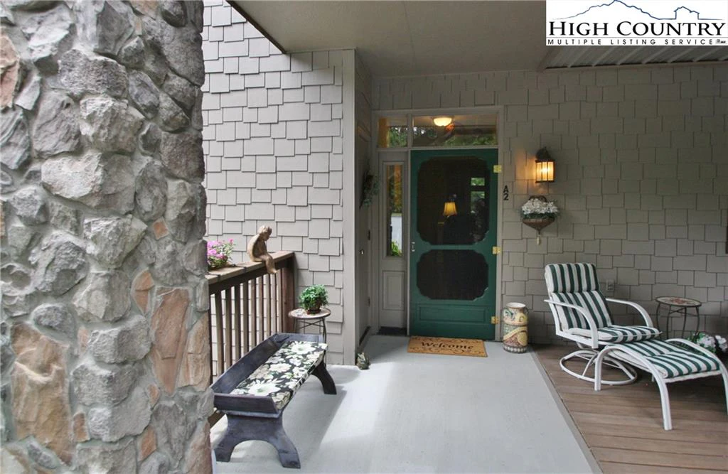 Image number 21 for the current listing