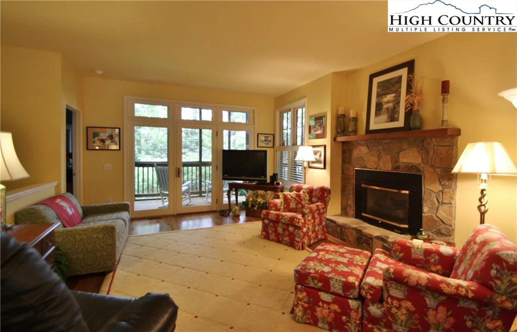 Image number 20 for the current listing