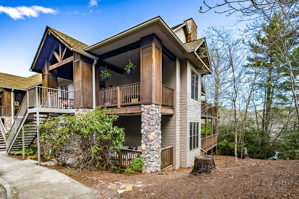 Image number 1 for the current listing