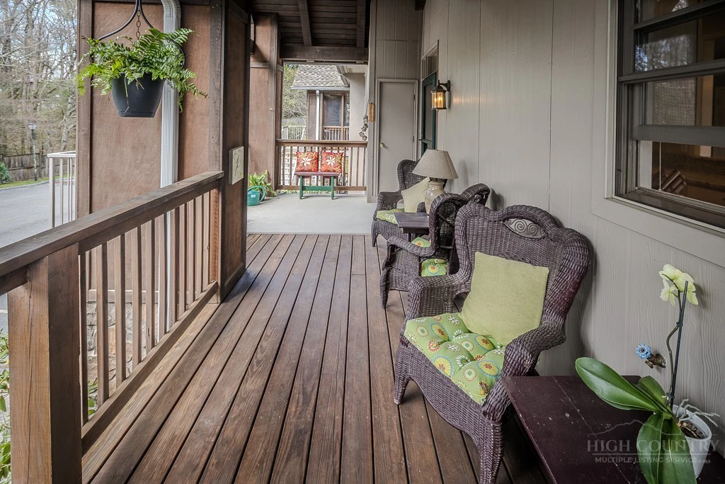 Image number 4 for the current listing