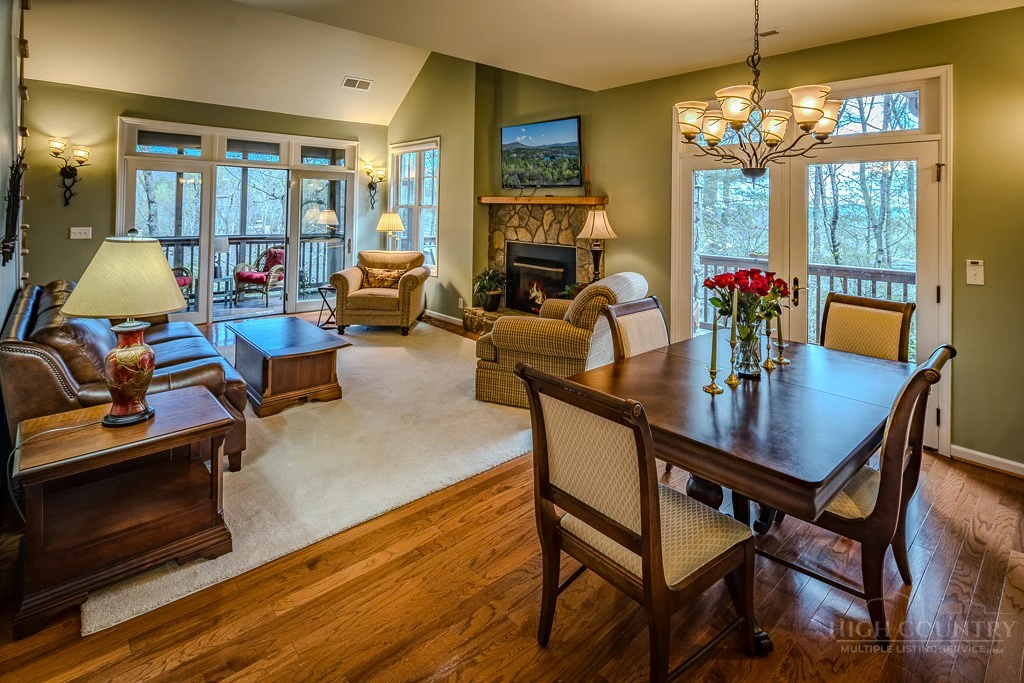 Image number 8 for the current listing