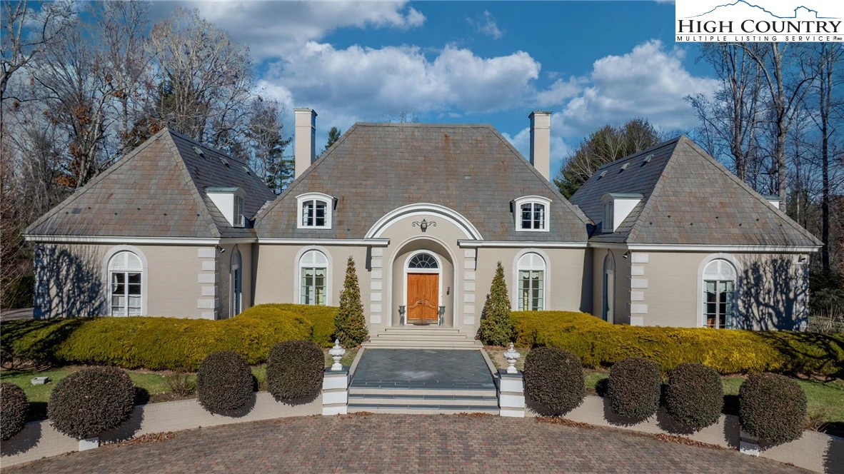 Image number 1 for the current listing