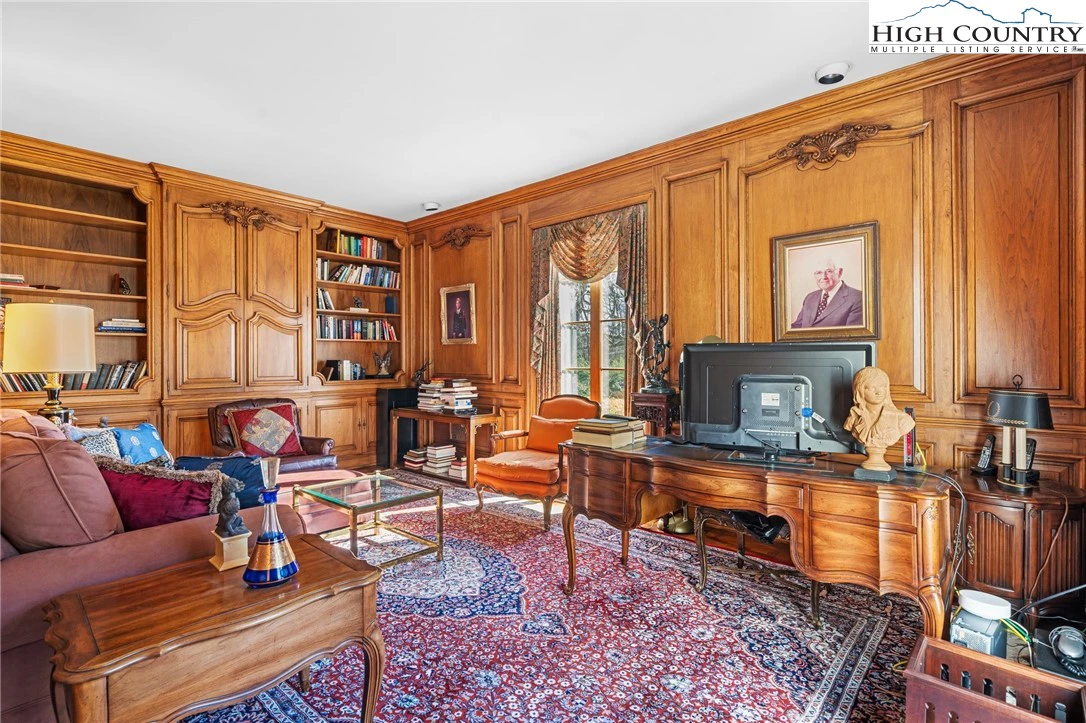 Image number 14 for the current listing