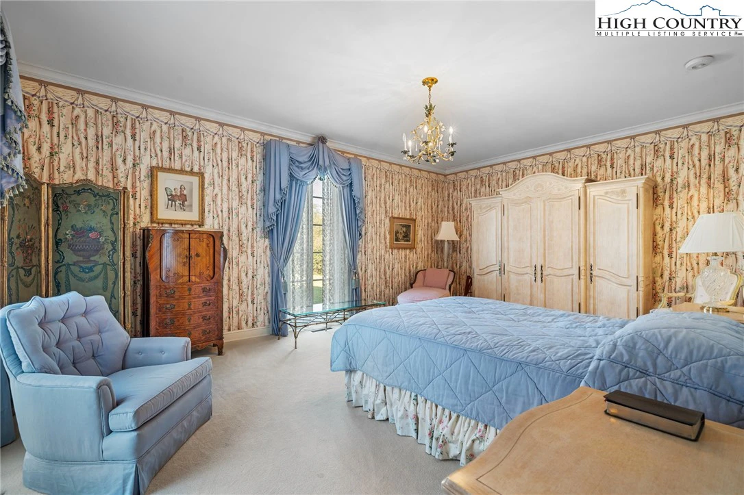 Image number 7 for the current listing