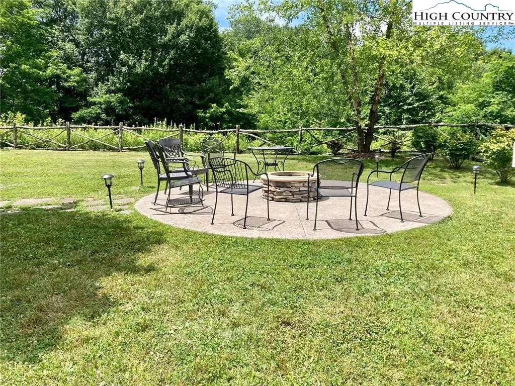 Image number 17 for the current listing