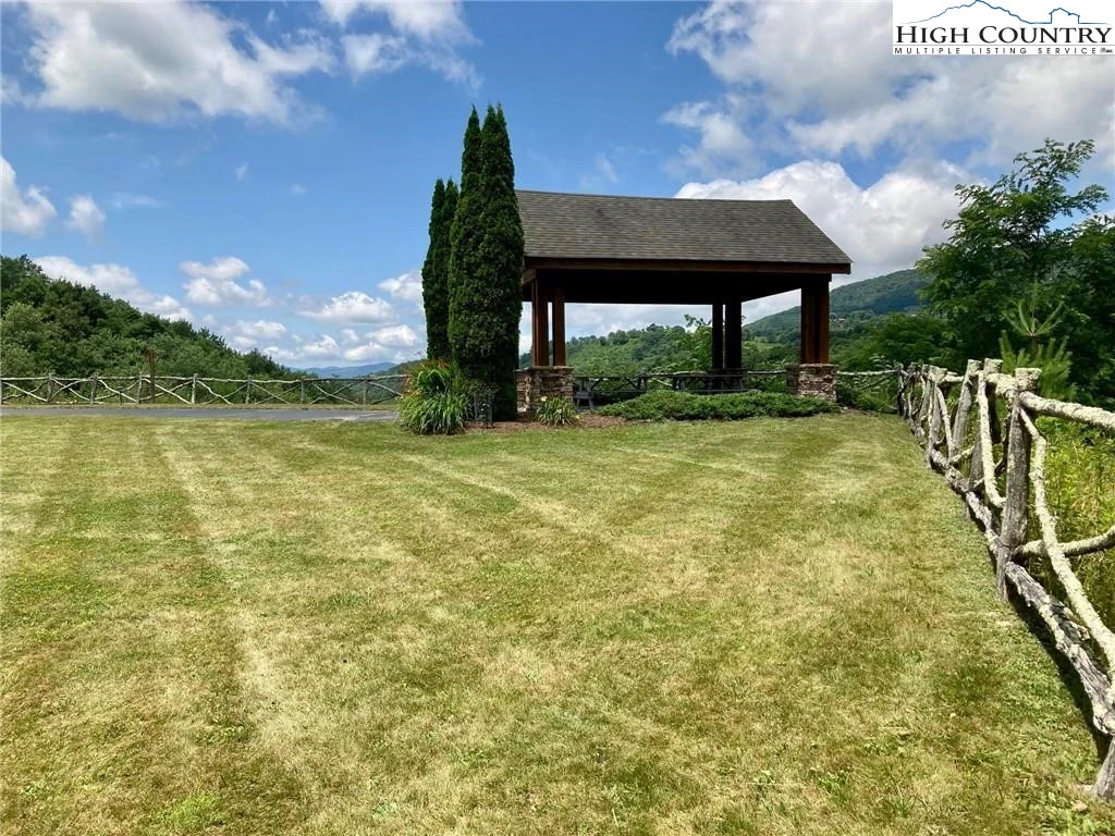 Image number 18 for the current listing