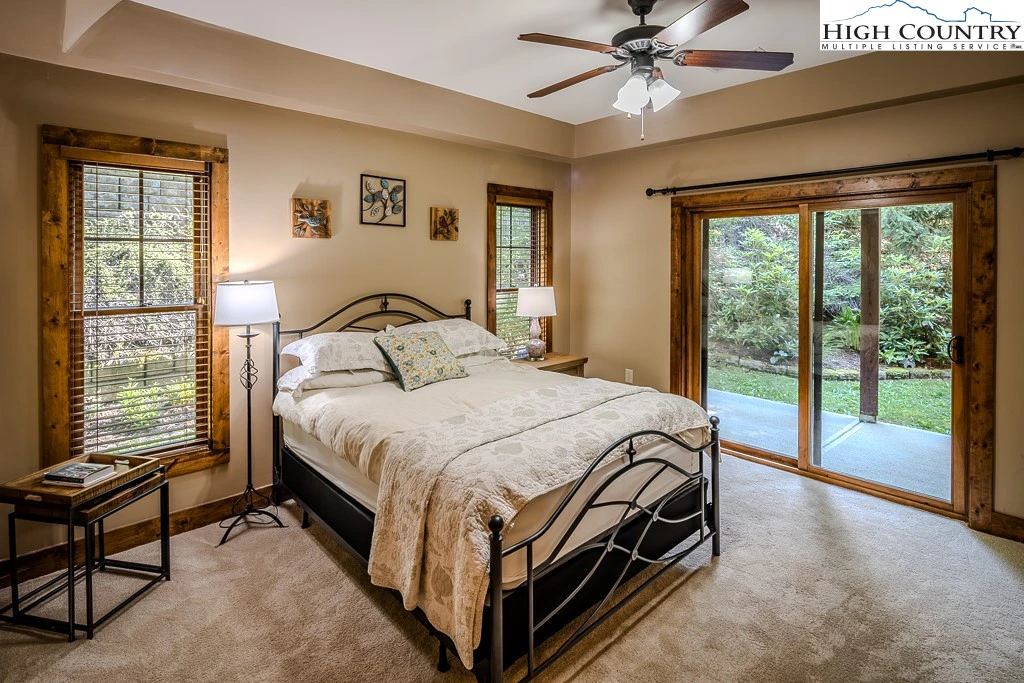 Image number 3 for the current listing