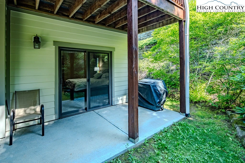 Image number 11 for the current listing