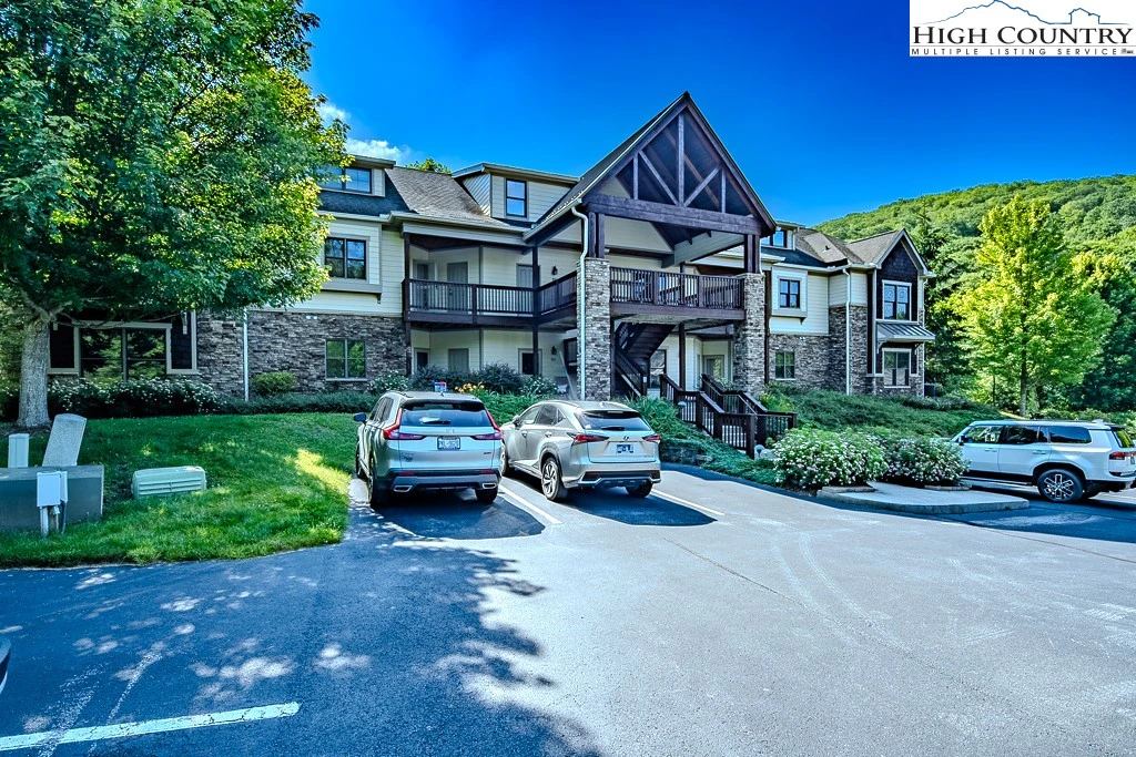 Image number 1 for the current listing