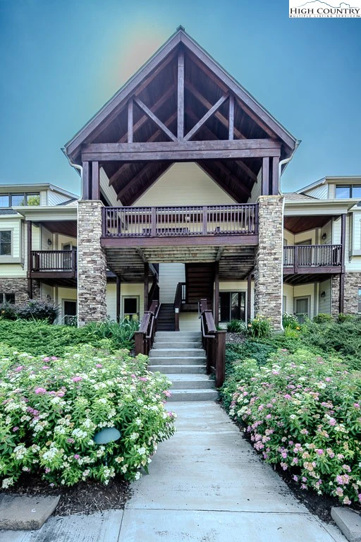 Image number 21 for the current listing