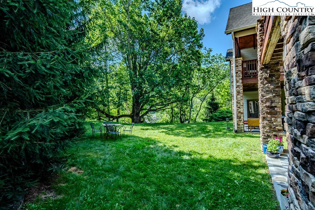Image number 14 for the current listing