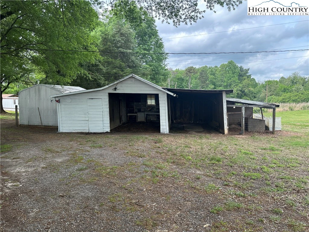 Image number 9 for the current listing