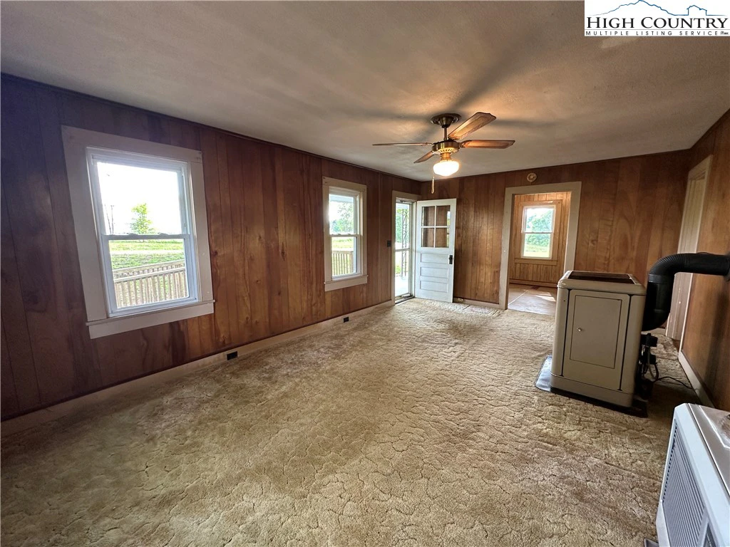 Image number 10 for the current listing