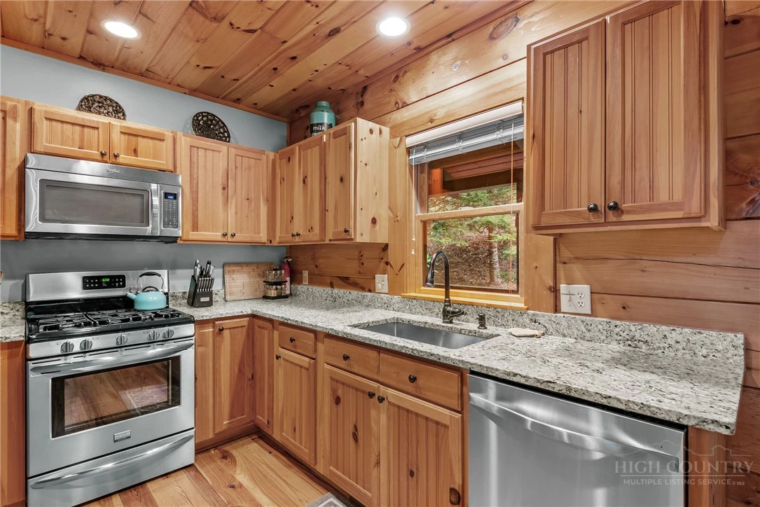 Image number 6 for the current listing