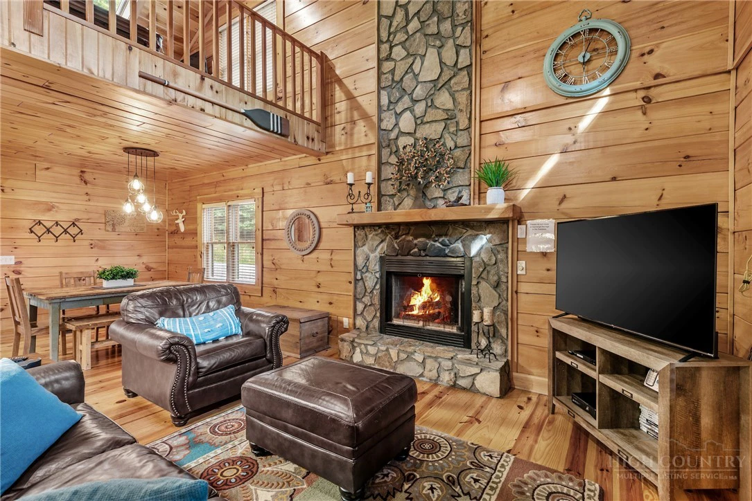 Image number 9 for the current listing