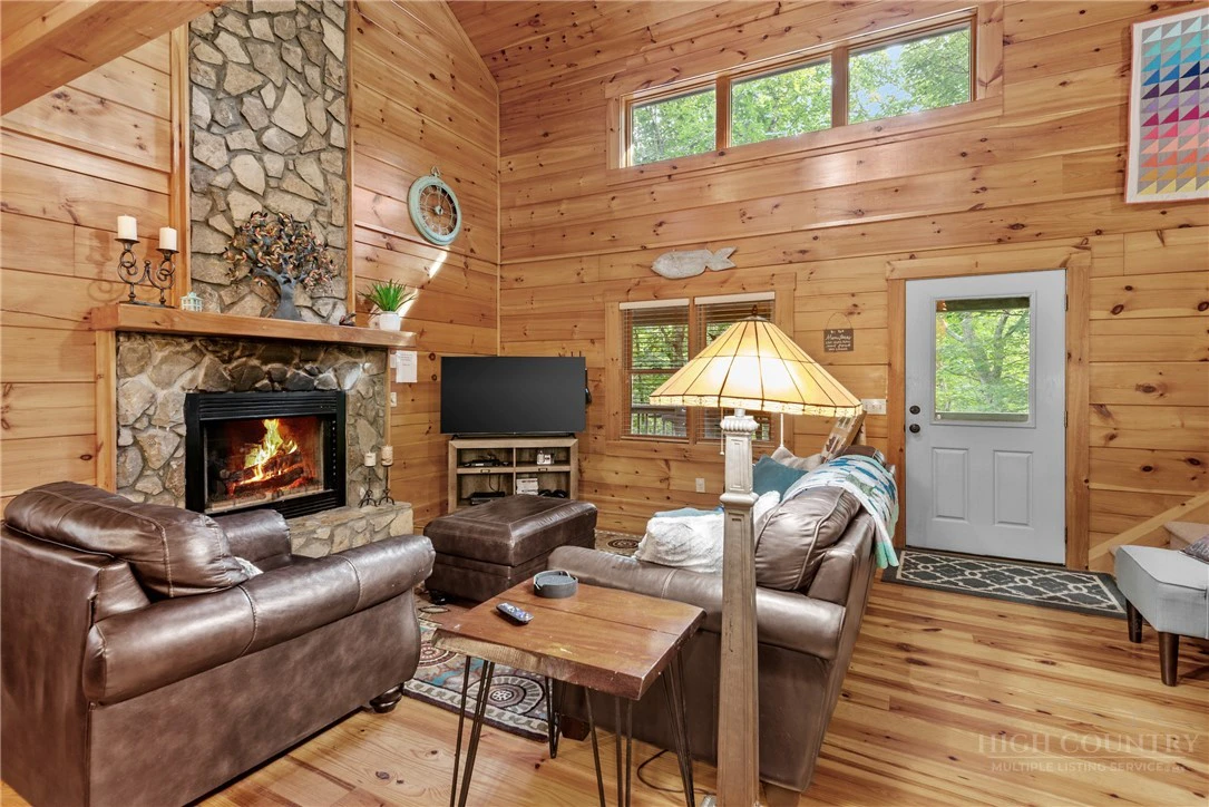 Image number 10 for the current listing