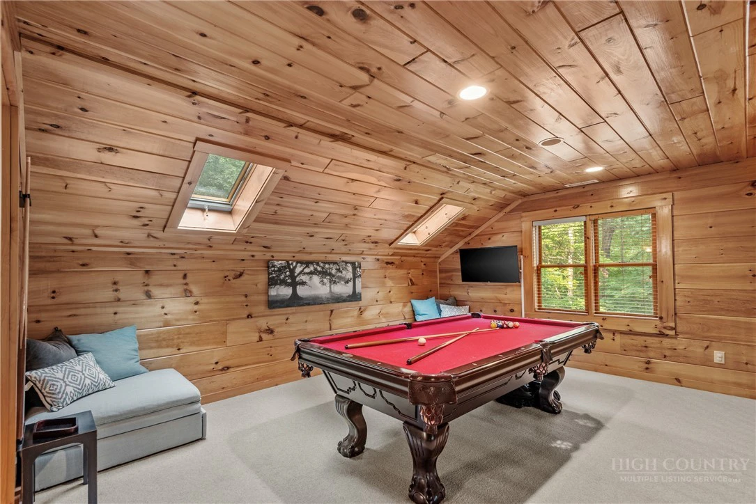 Image number 21 for the current listing