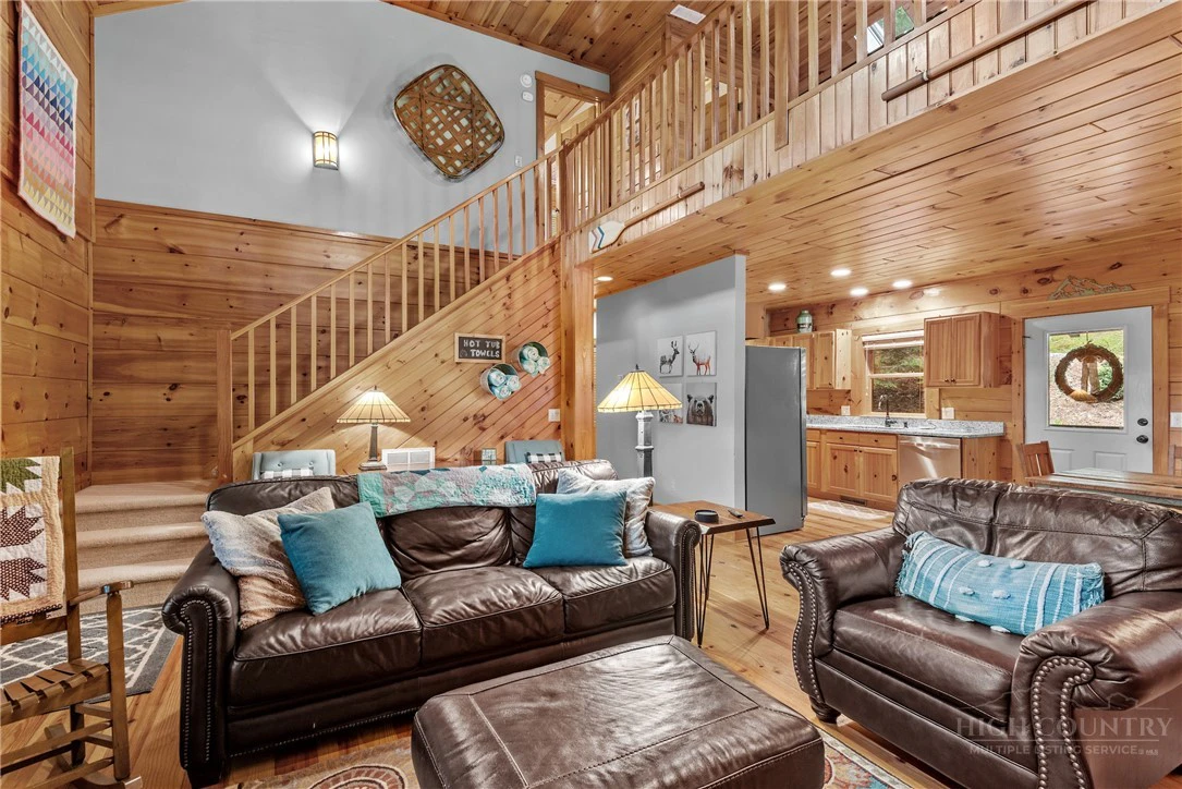 Image number 12 for the current listing