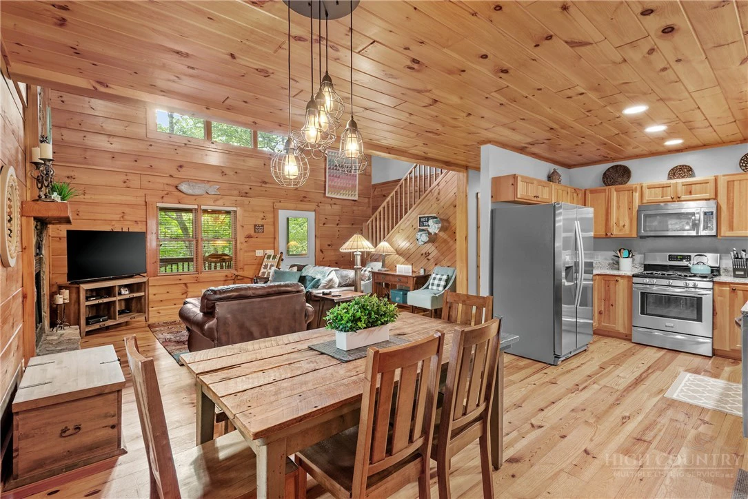 Image number 4 for the current listing
