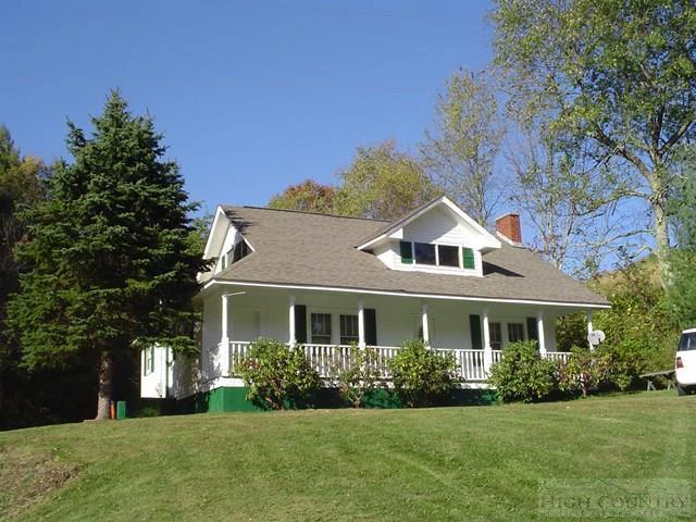 Image number 1 for the current listing