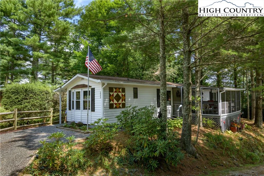 Image number 1 for the current listing
