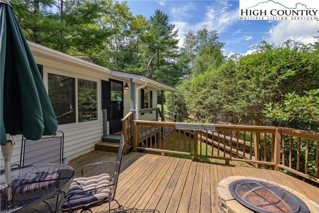 Image number 17 for the current listing