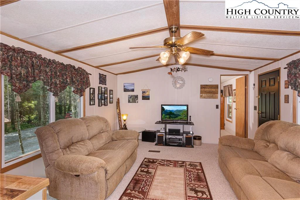 Image number 13 for the current listing