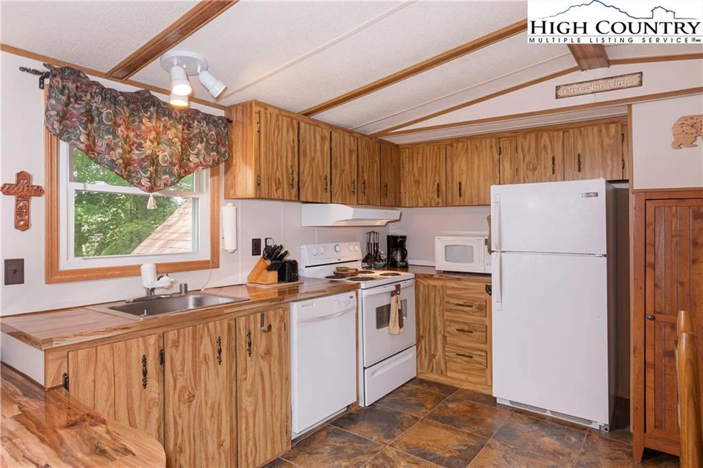 Image number 12 for the current listing